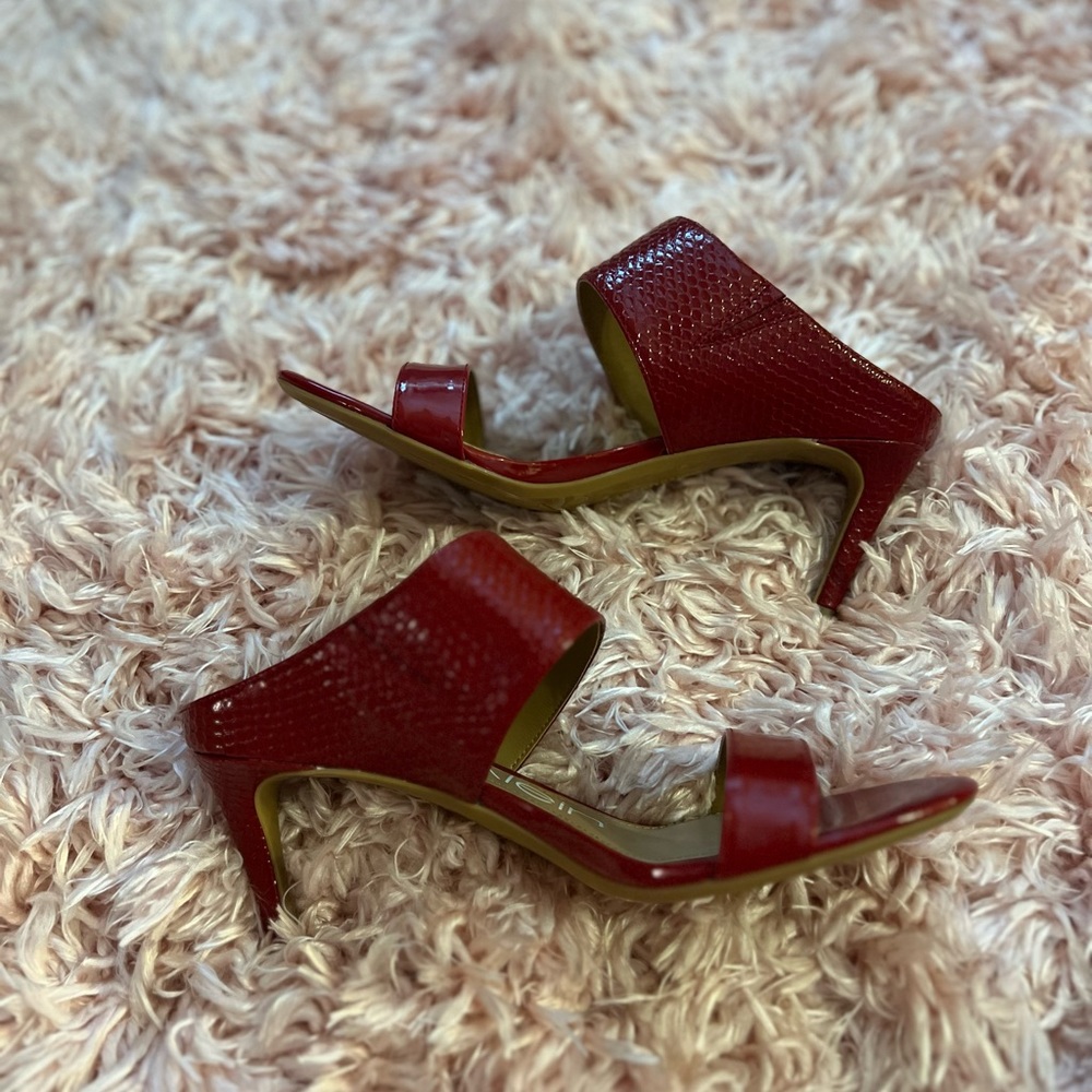 Calvin Klein heels in size 7.5